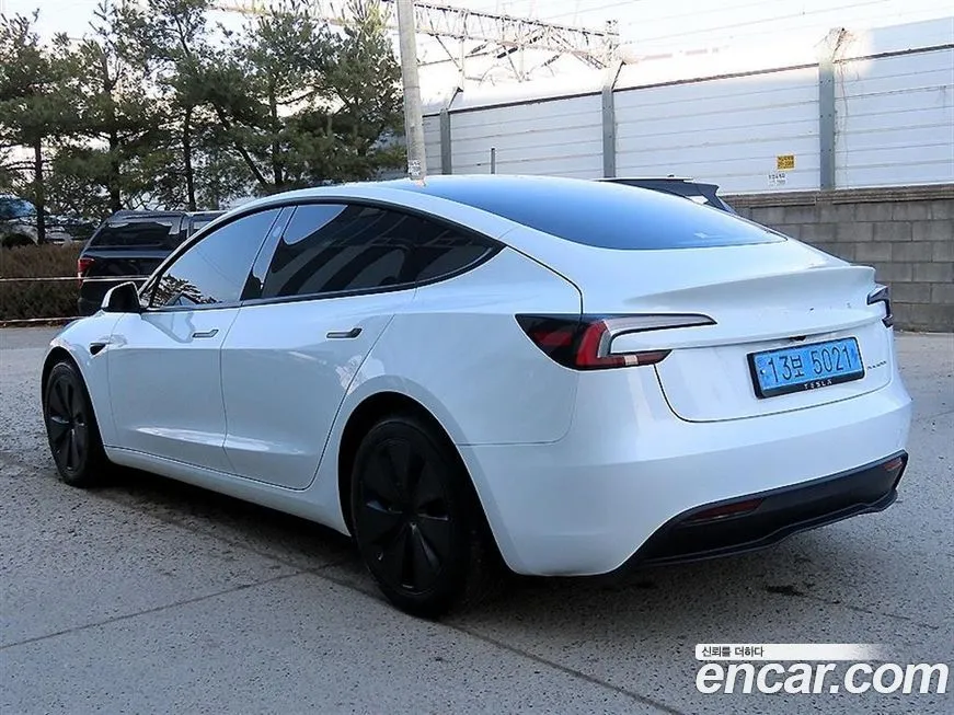 Tesla Model 3 2024 из KR, фото 3