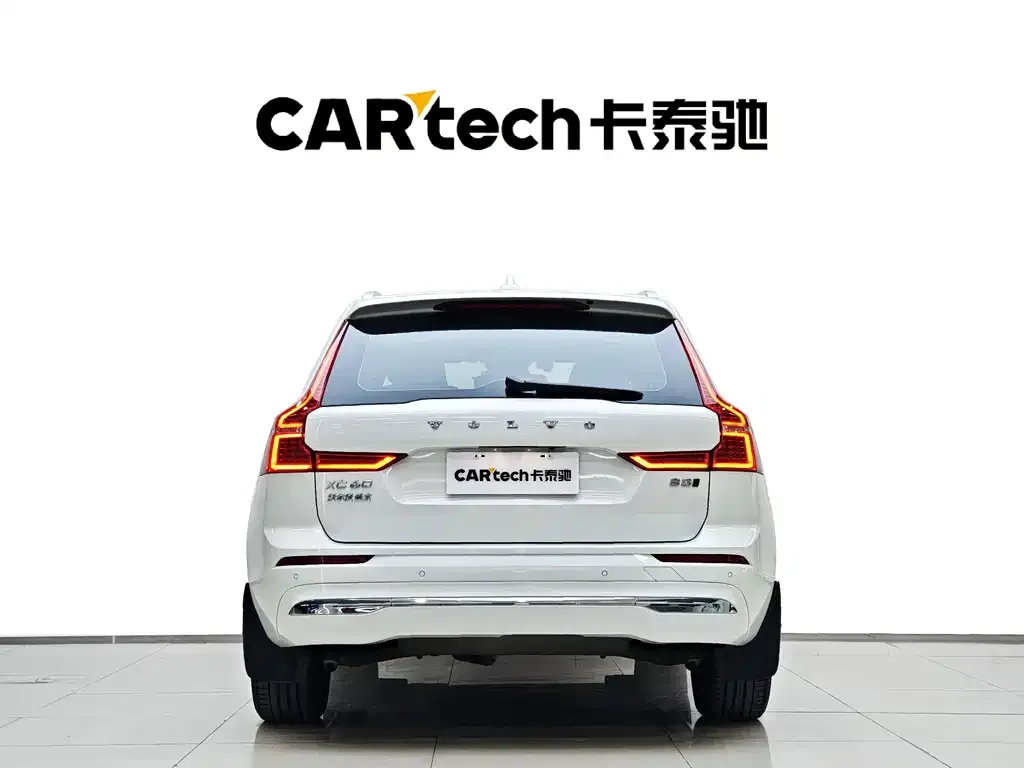 Volvo XC60 — фото 6