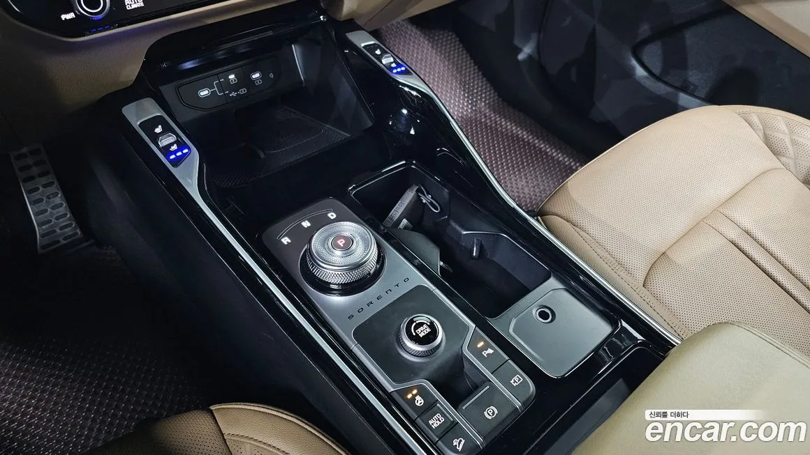 Kia Sorento — фото 9