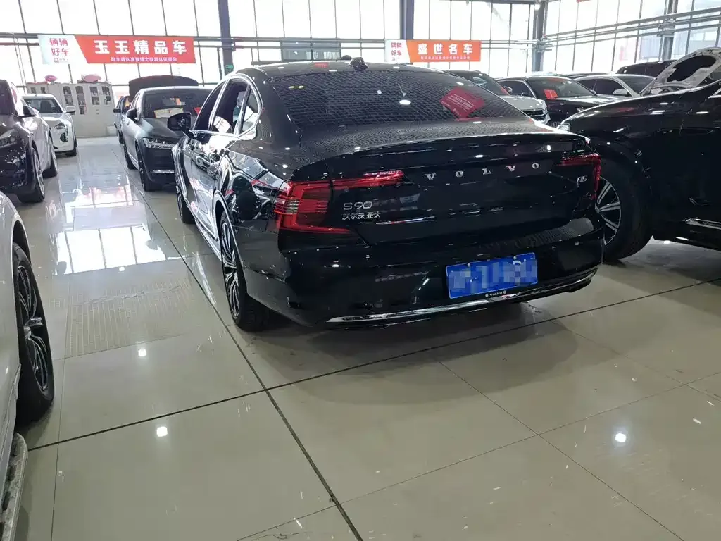 Volvo S90 2024 из CN, фото 6