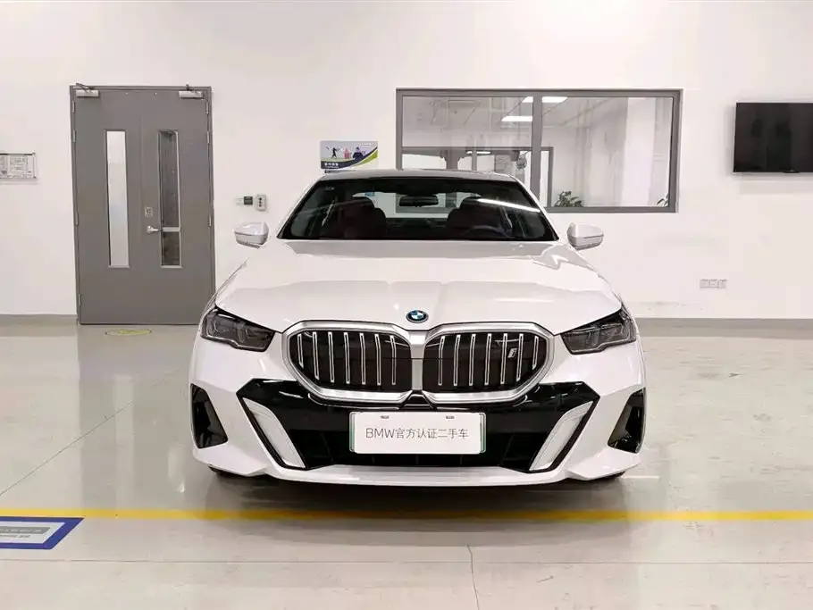 BMW i5 2025 из CN, фото 5