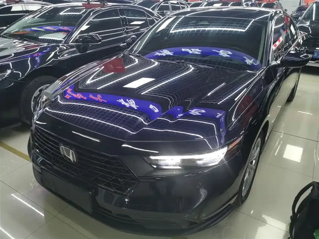 Honda Accord — фото 1