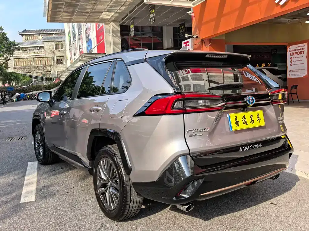 Toyota Wildlander — фото 10
