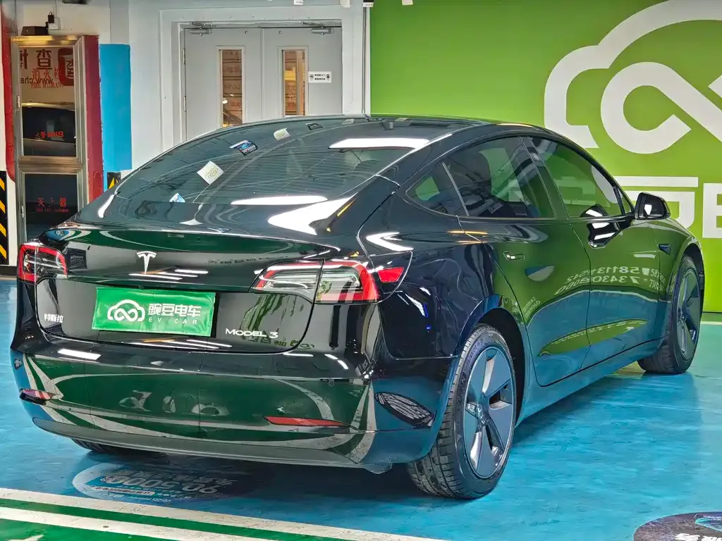 Tesla Model 3 — фото 5