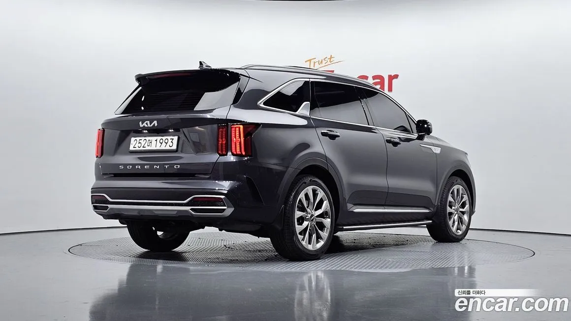 Kia Sorento — фото 6