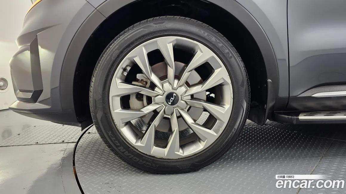 Kia Sorento — фото 5