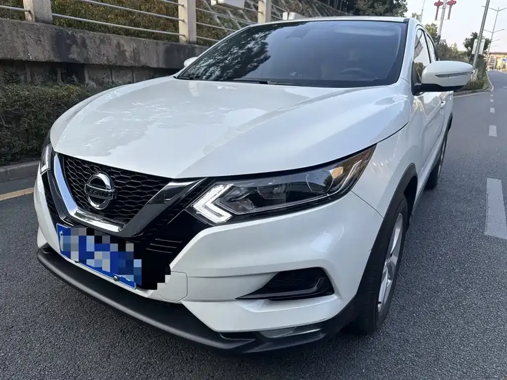 Nissan Qashqai — фото 1