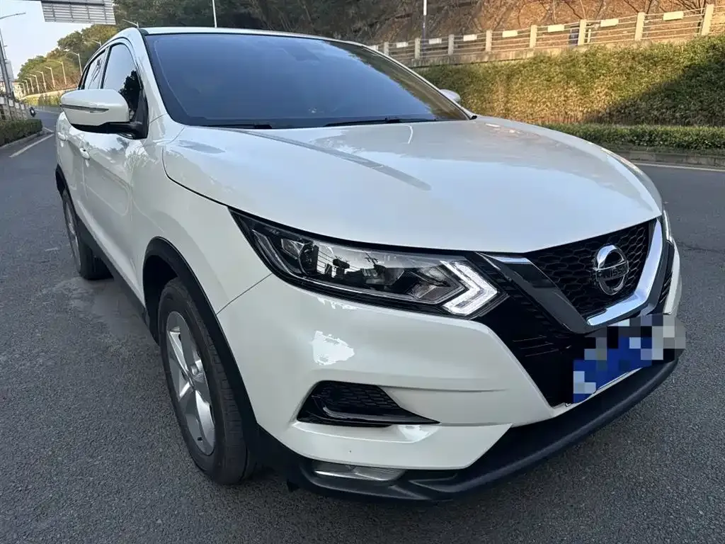 Nissan Qashqai — фото 8