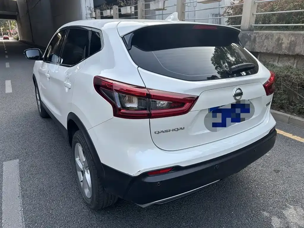Nissan Qashqai — фото 9