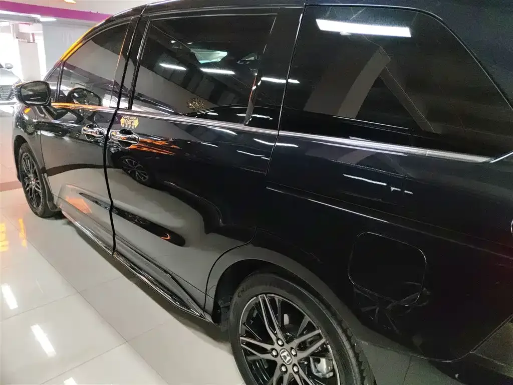 Honda Odyssey — фото 10