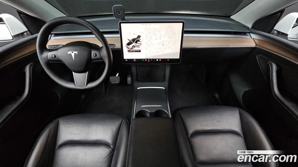 Tesla Model Y — фото 10
