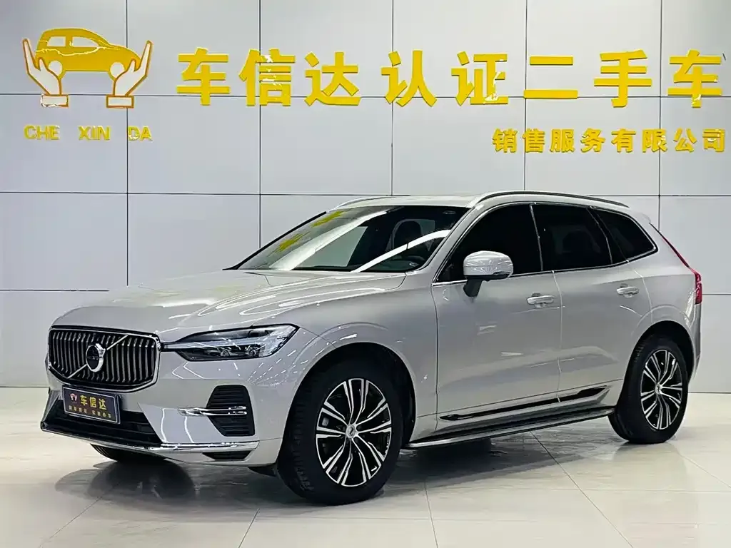 Volvo XC60 — фото 1