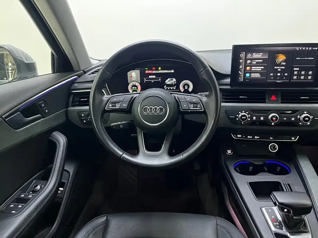 Audi A4L 2023 из CN, фото 9