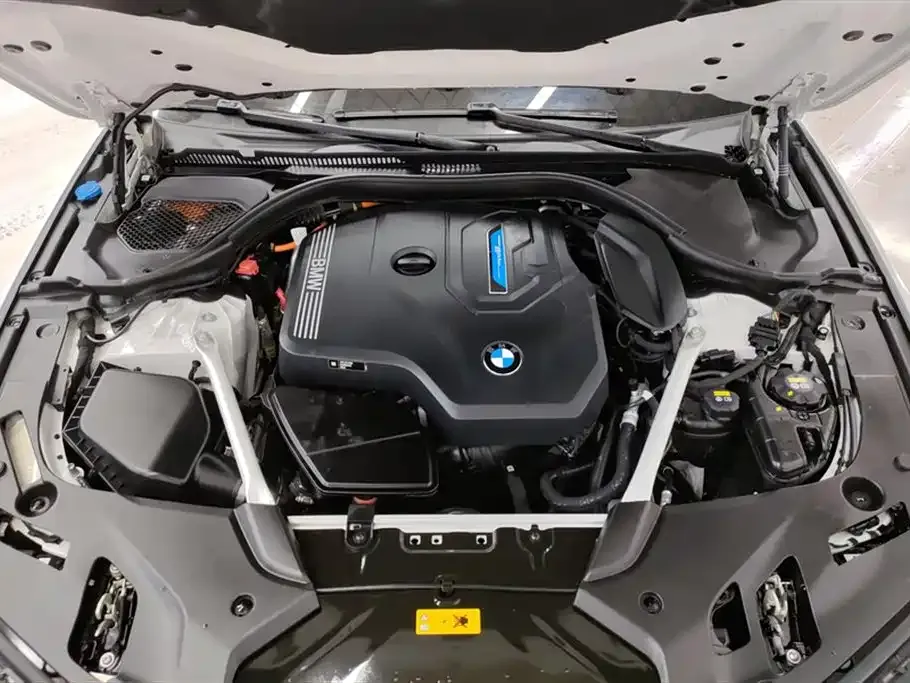 BMW 5 Series New Energy — фото 5