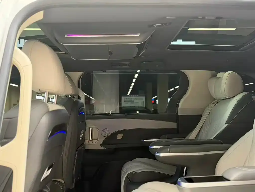 Toyota Sienna 2022 из CN, фото 2