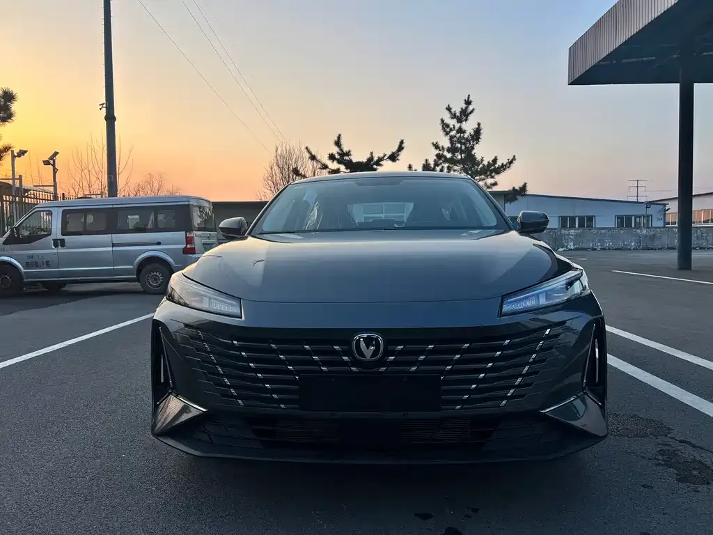 Changan Eado PHEV 2025 из CN, фото 2