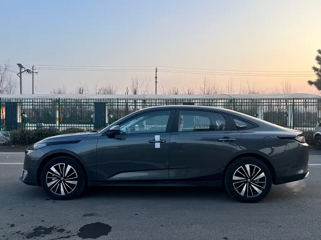 Changan Eado PHEV 2025 из CN, фото 4