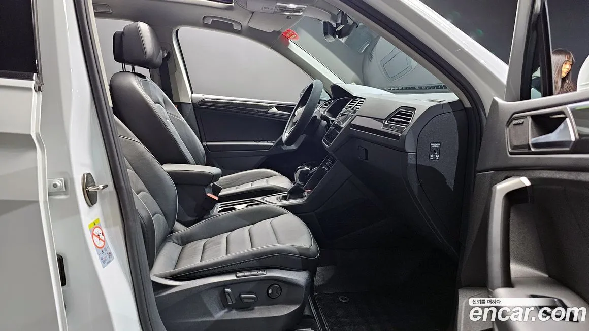 Volkswagen Tiguan — фото 8
