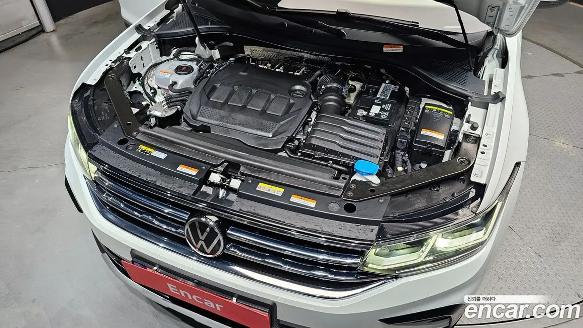 Volkswagen Tiguan — фото 9