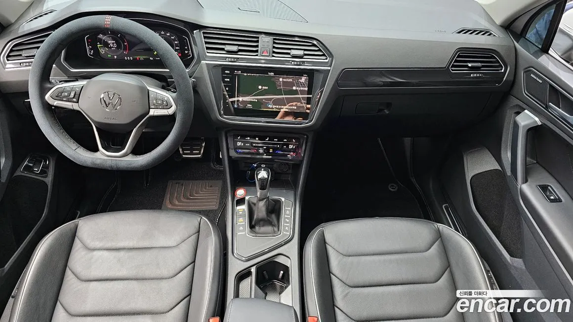 Volkswagen Tiguan — фото 10