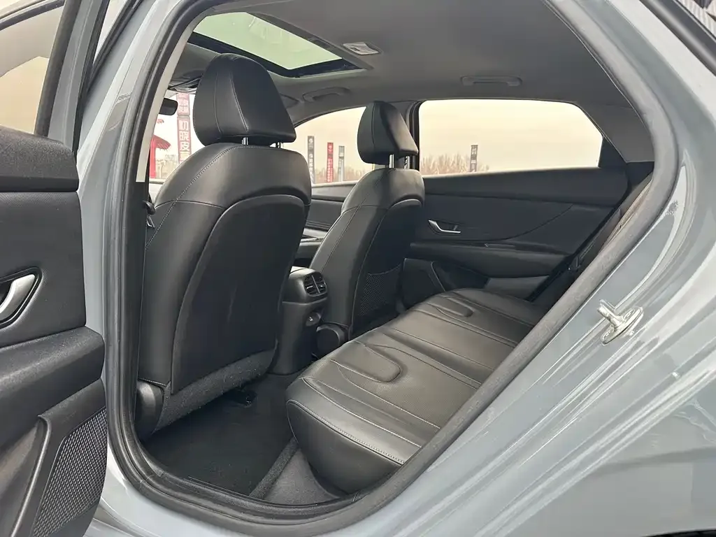 Hyundai Elantra 2022 из CN, фото 8