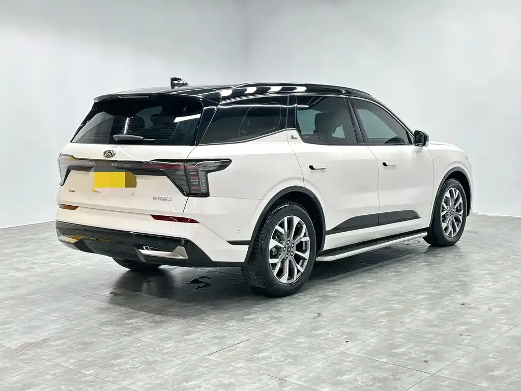 Ford Edge — фото 10