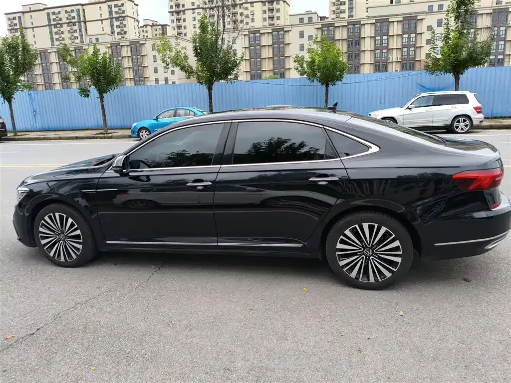 Volkswagen Passat — фото 5