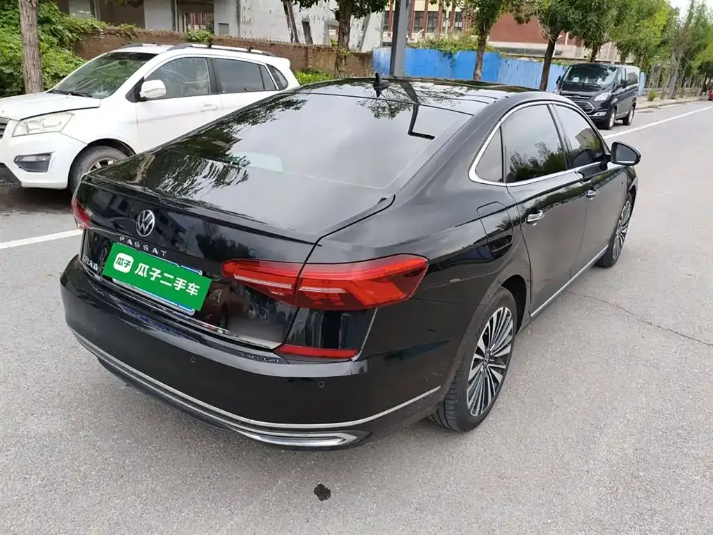 Volkswagen Passat — фото 7