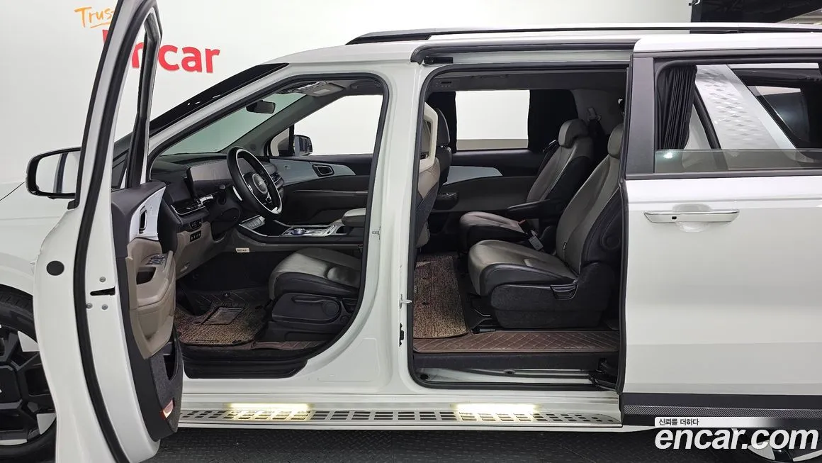 Kia Carnival — фото 10