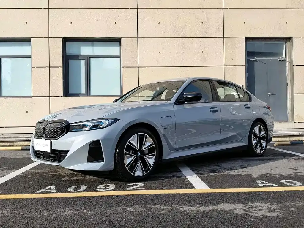 BMW i3 — фото 1