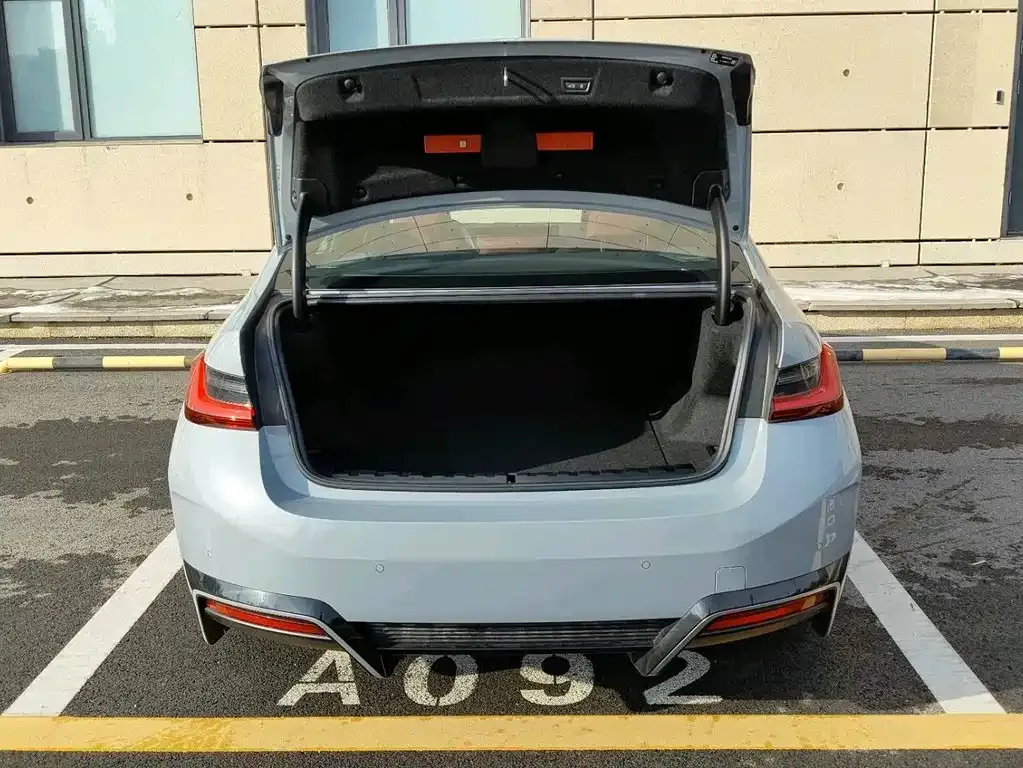 BMW i3 — фото 8