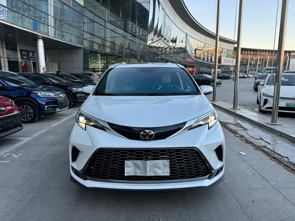 Toyota Granvia 2025 из CN, фото 10