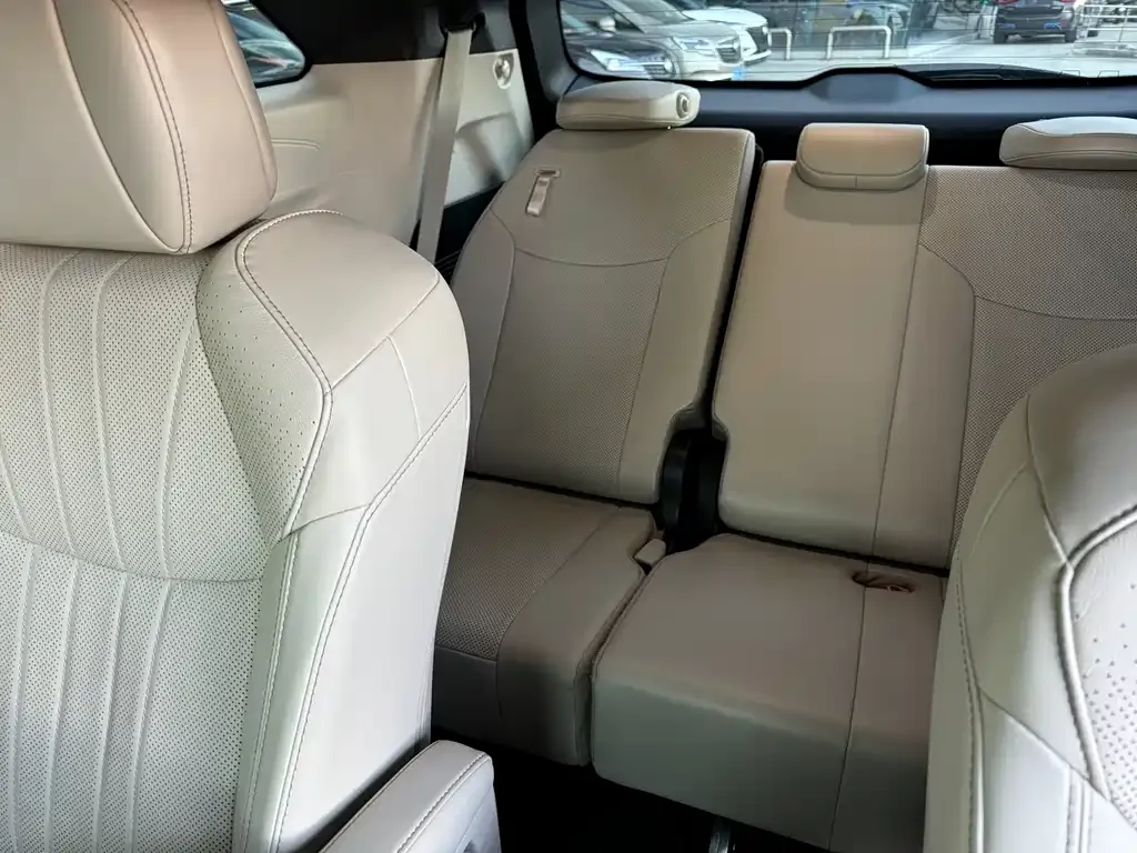 Toyota Granvia 2025 из CN, фото 8