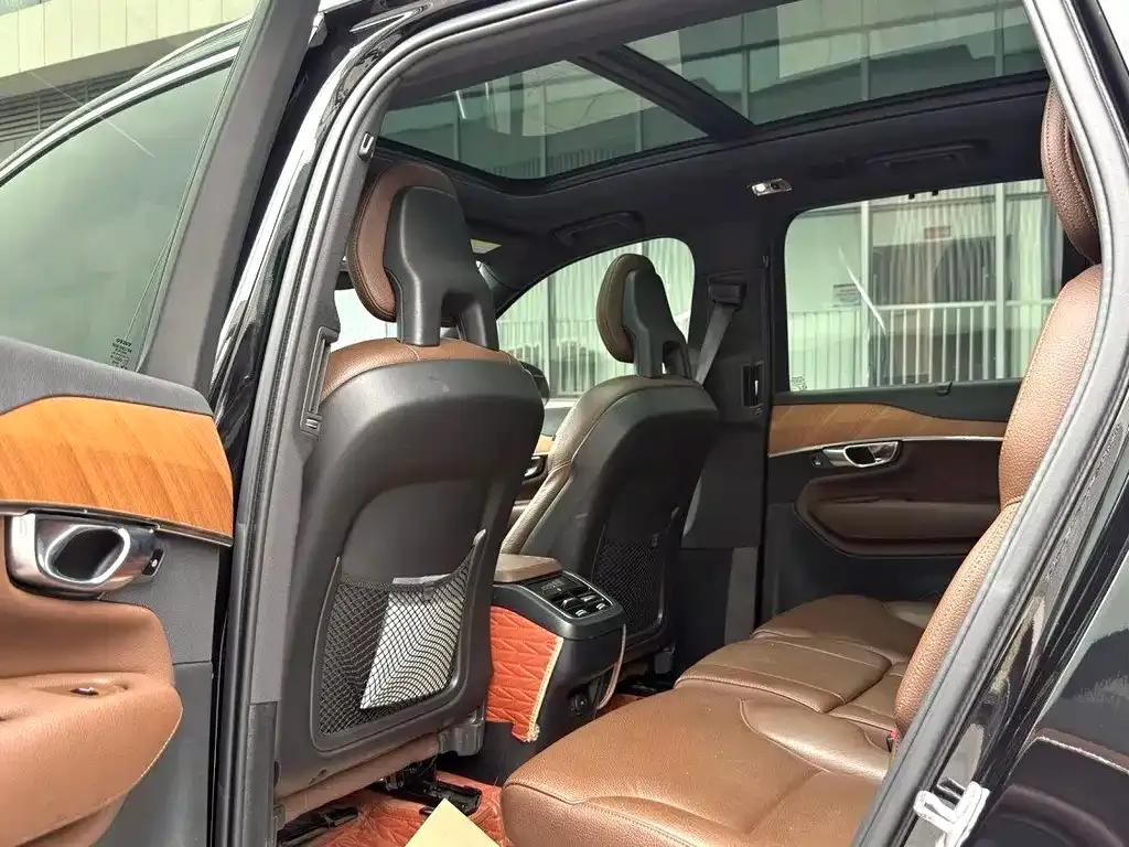 Volvo XC90 2021 из CN, фото 8