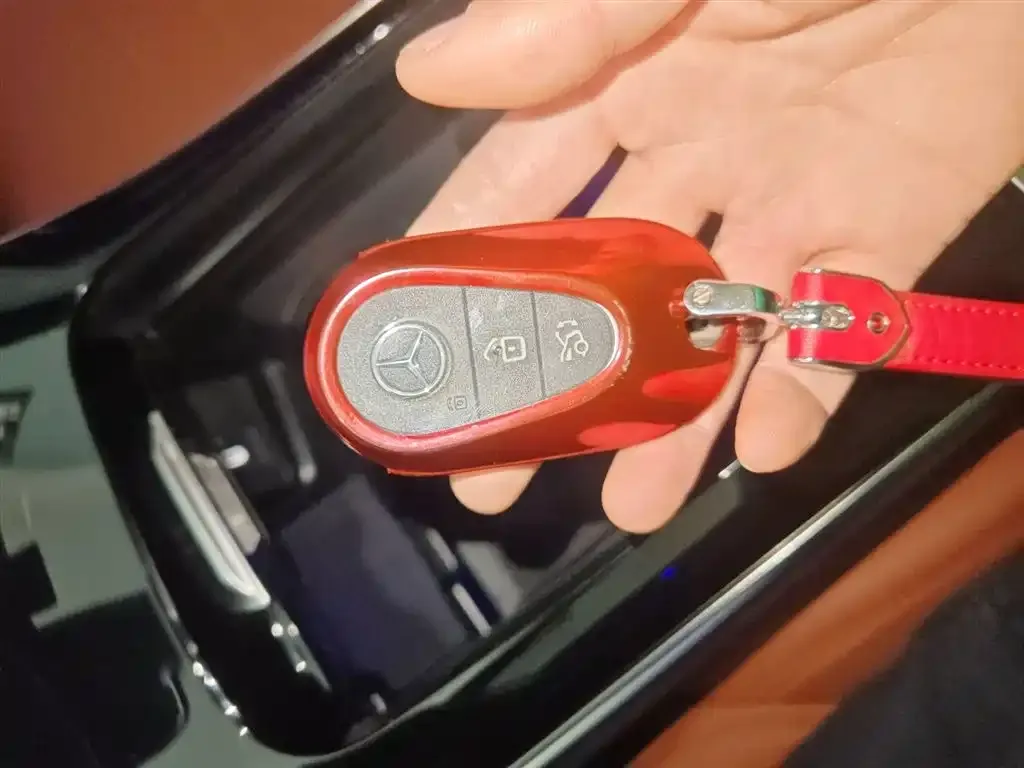 Mercedes-Benz GLC 2024 из CN, фото 2