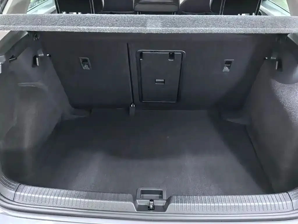Volkswagen Golf 2022 из CN, фото 3