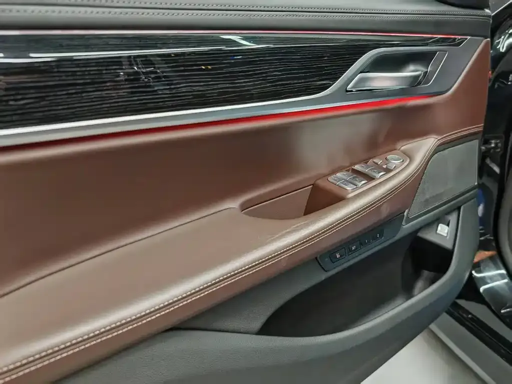 BMW 7 Series 2021 из CN, фото 3