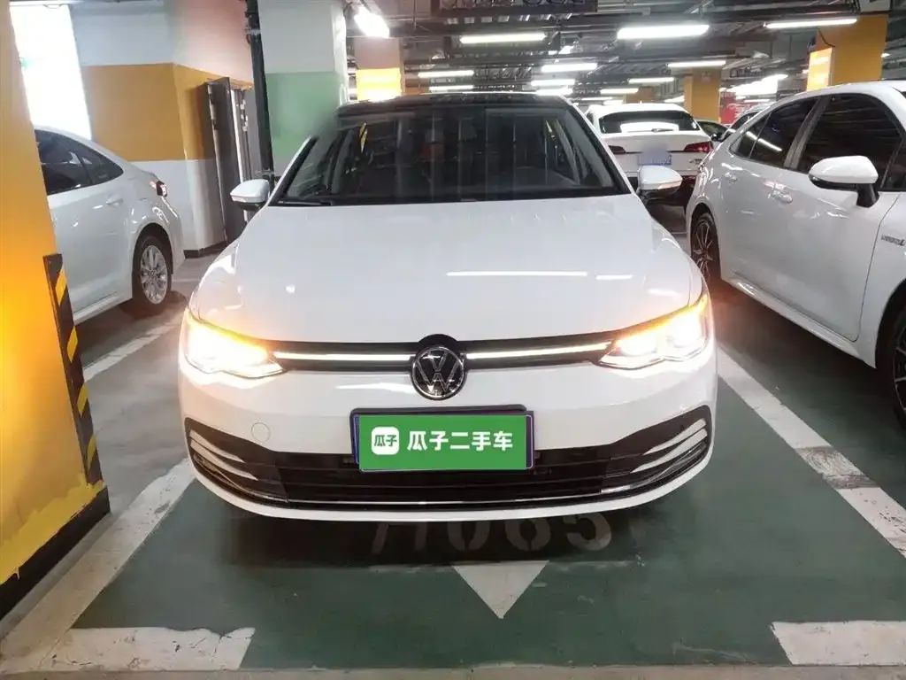 Volkswagen Golf 2023 из CN, фото 3