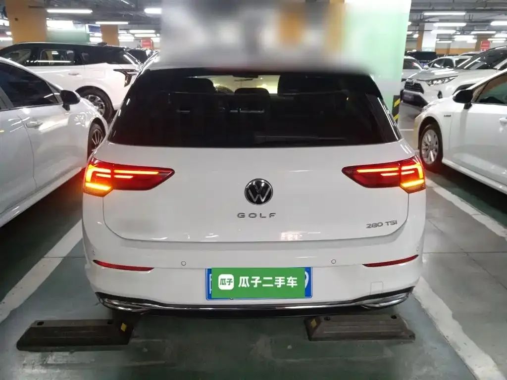 Volkswagen Golf 2023 из CN, фото 2