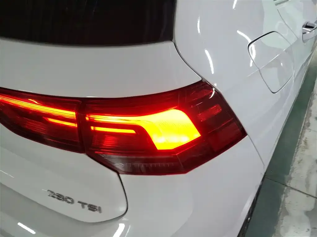 Volkswagen Golf 2023 из CN, фото 10