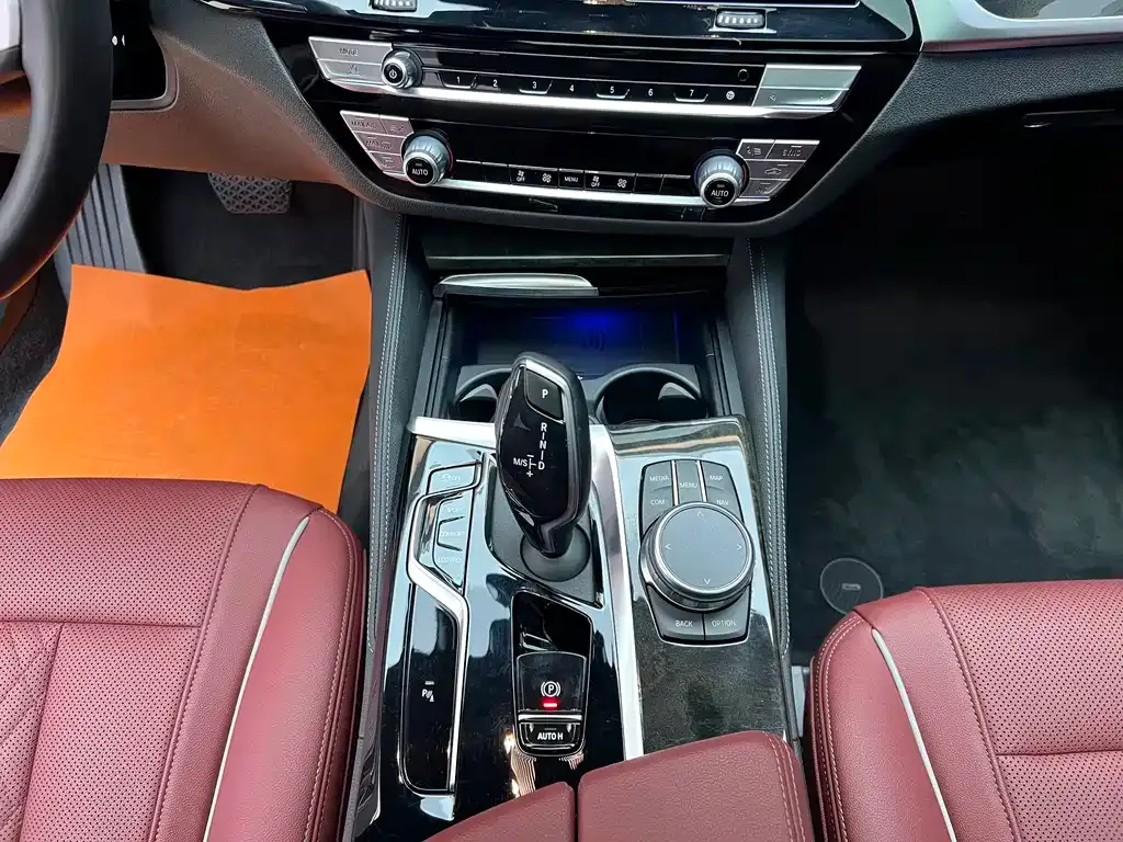 BMW 5 Series — фото 10