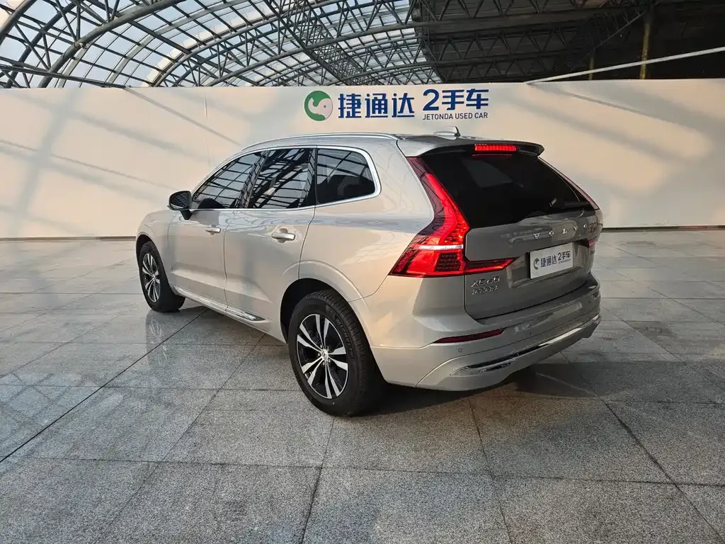 Volvo XC60 — фото 7