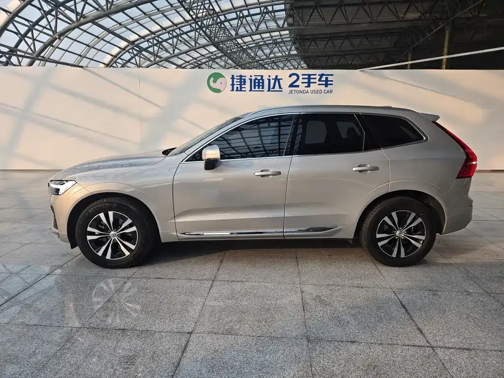 Volvo XC60 — фото 9