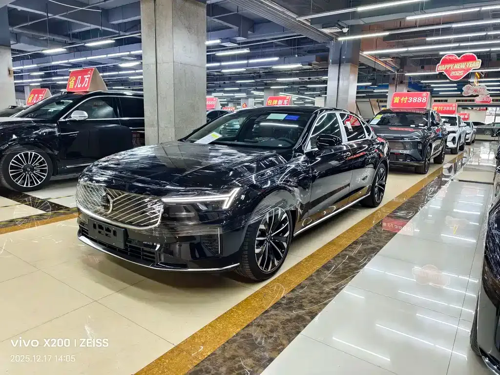 Volvo S90 — фото 1