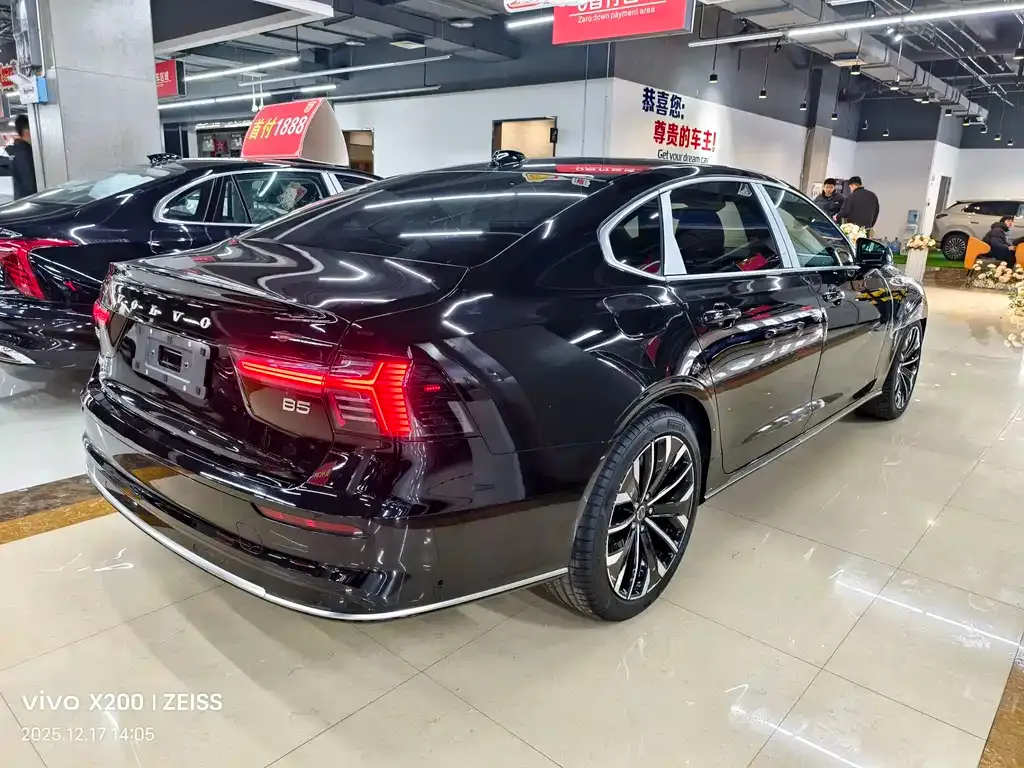 Volvo S90 — фото 9