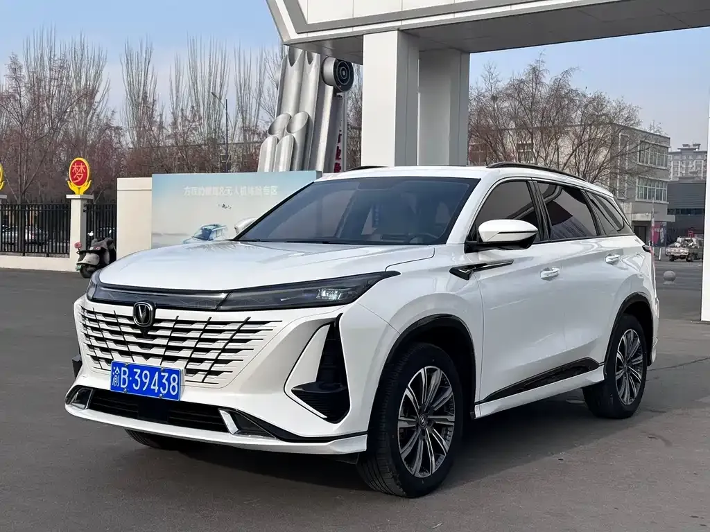 Changan CS75PLUS — фото 1