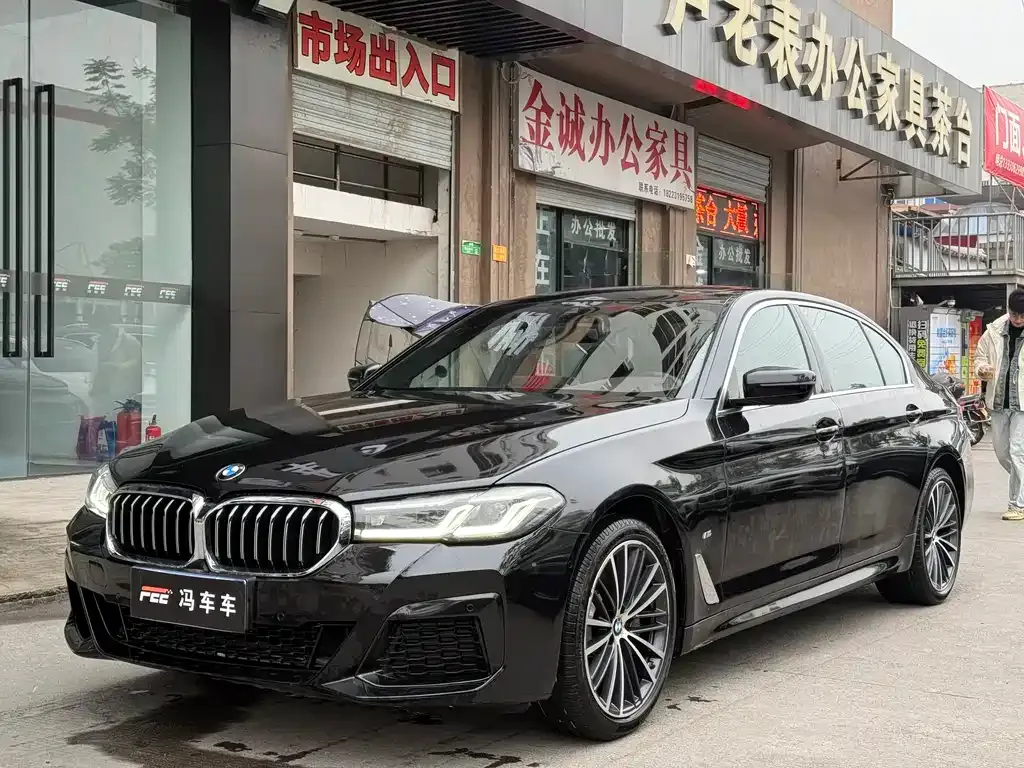 BMW 5 Series 2022 из CN, фото 3