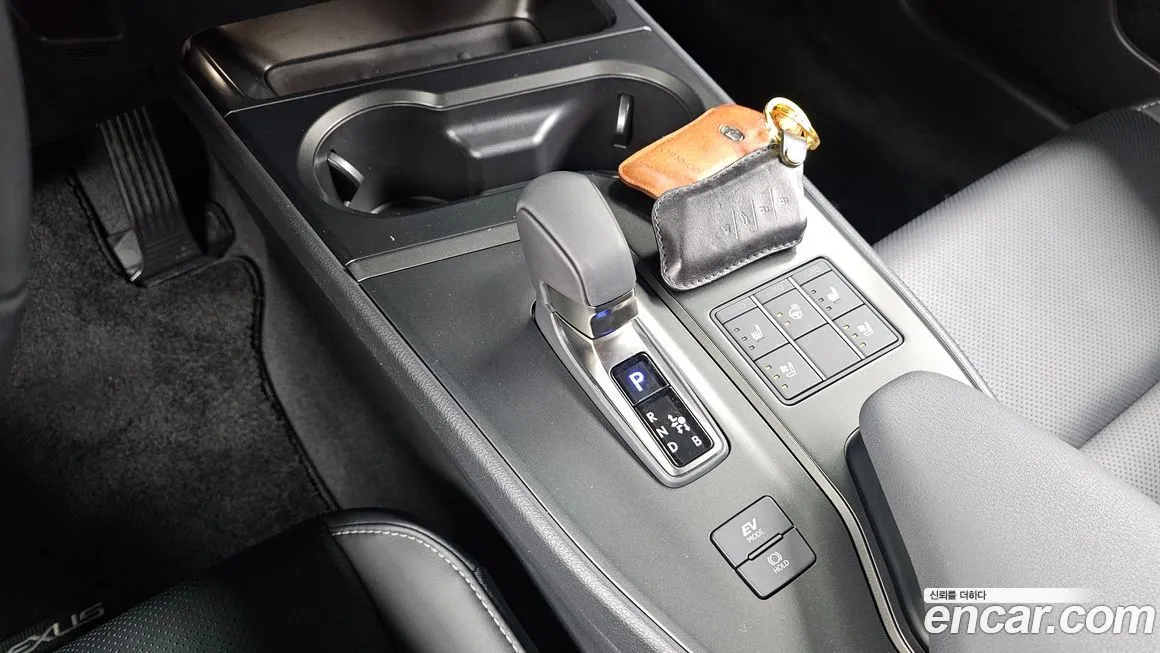 Lexus UX 2026 из KR, фото 9