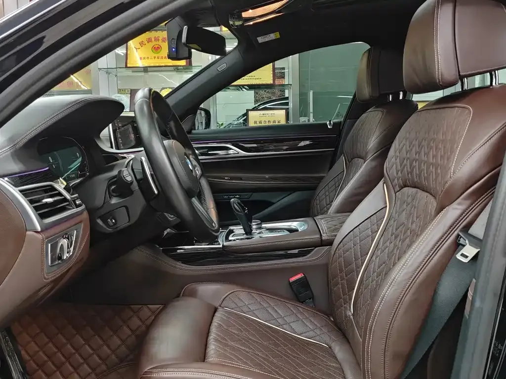 BMW 7 Series 2022 из CN, фото 9