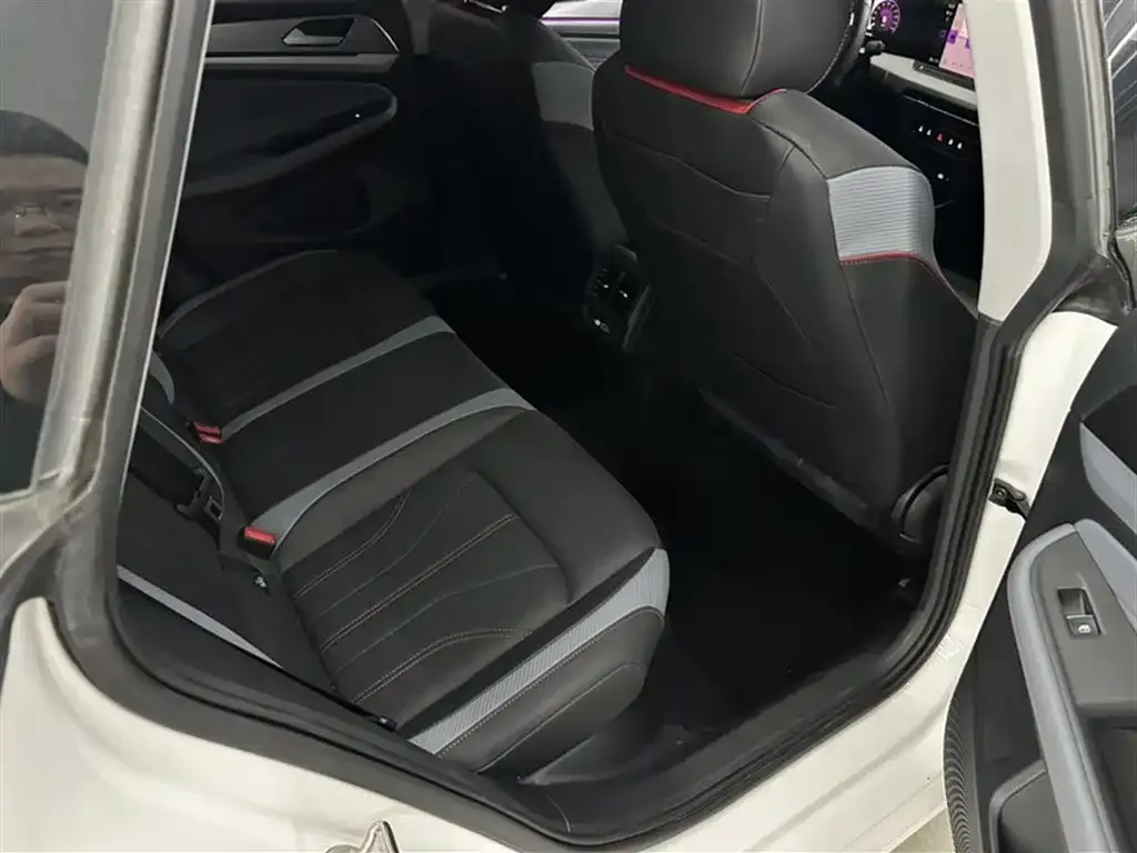 Volkswagen Lamando 2023 из CN, фото 2